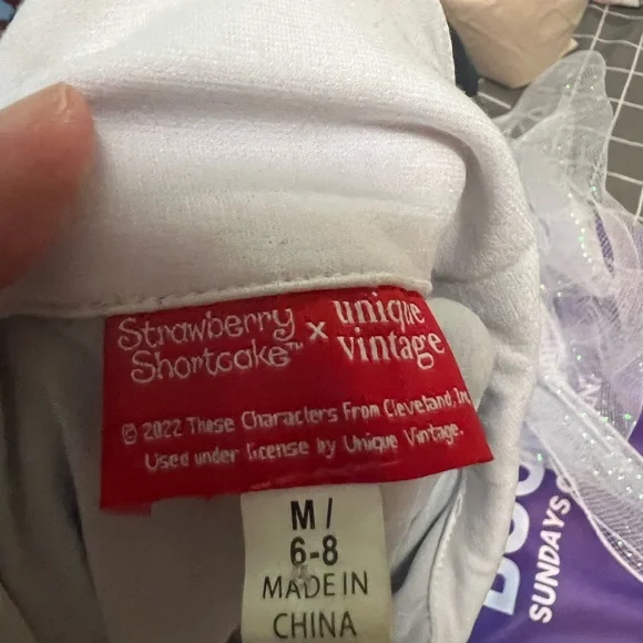 RARE strawberry shortcake x unique vintage top - Picture 10 of 12